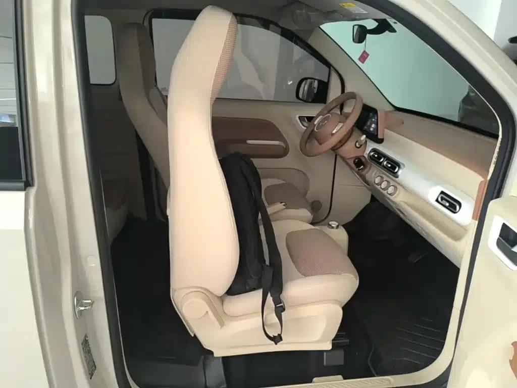 Hongguang MINIEV 2024 Third Generation 215km/h Youth Edition — миниатюра 25