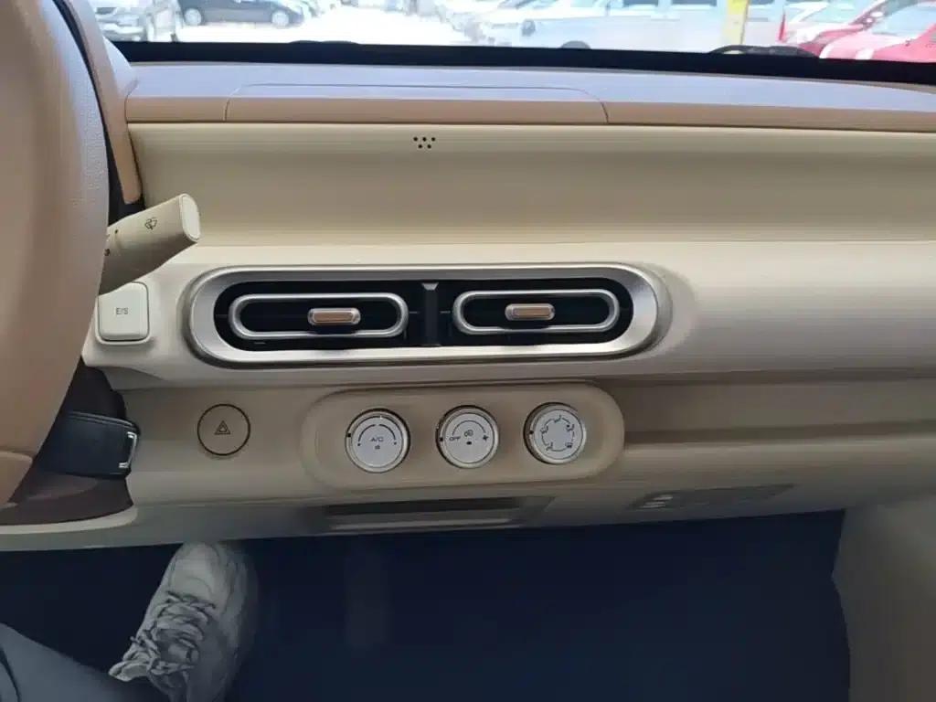 Hongguang MINIEV 2024 Third Generation 215km/h Youth Edition — миниатюра 13