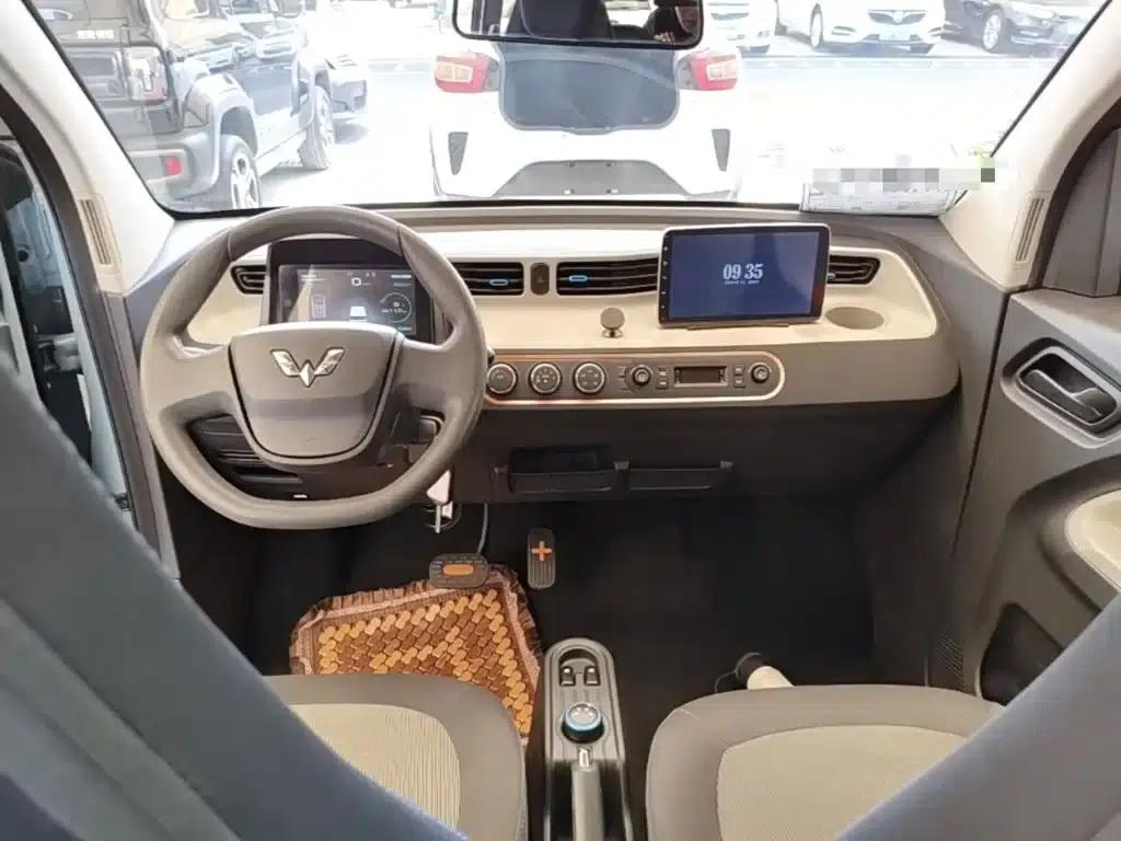 Hongguang MINIEV 2020 Comfort Edition (Ternary Lithium) — миниатюра 18