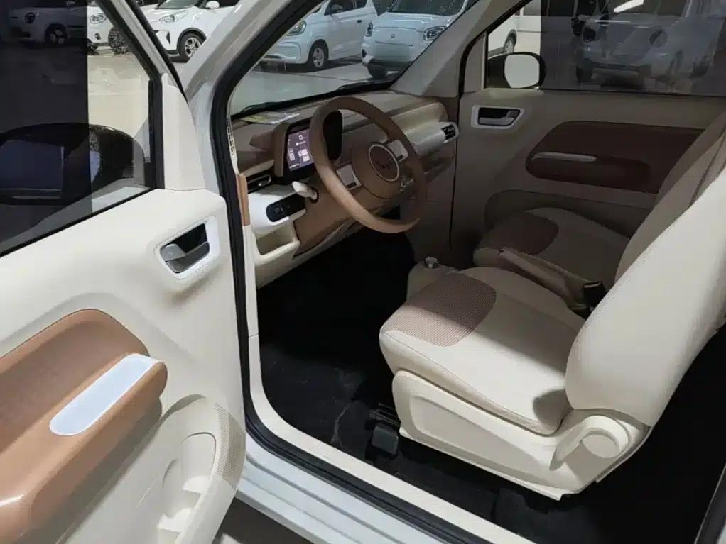 Hongguang MINIEV 2024 Third Generation 215km/h Youth Edition — миниатюра 16