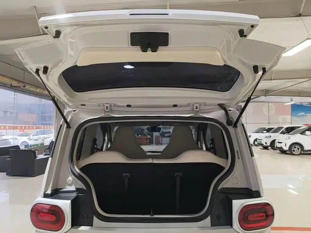 Hongguang MINIEV 2024 Third Generation 215km/h Youth Edition — миниатюра 19