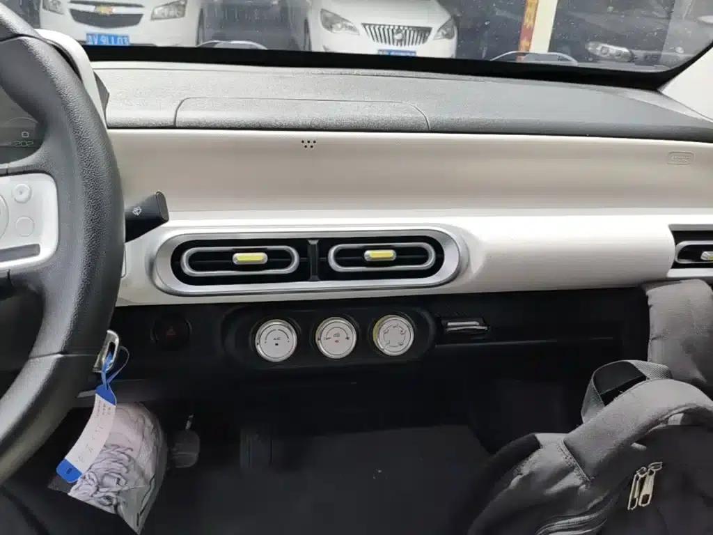 Hongguang MINIEV 2024 Third Generation 215km/h Youth Edition — миниатюра 13