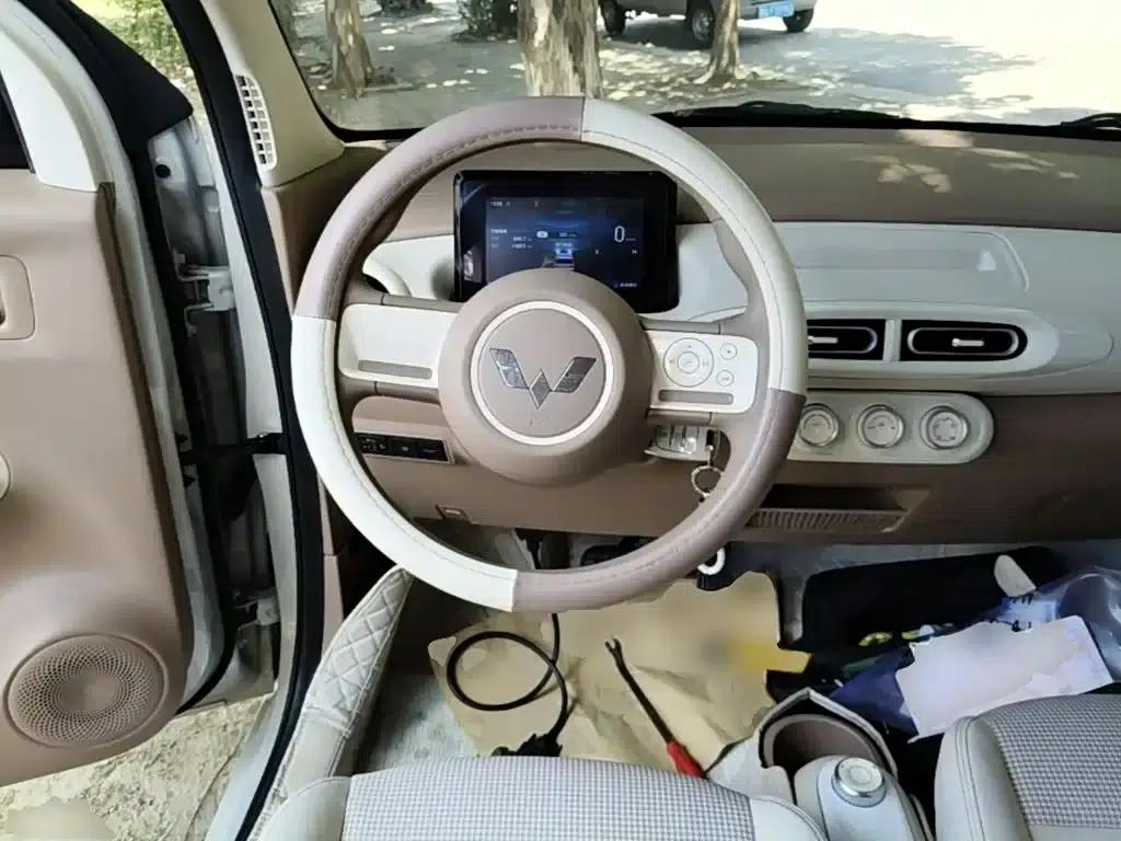Hongguang MINIEV 2025 Fourth Generation Four-Door Advanced Model — миниатюра 11