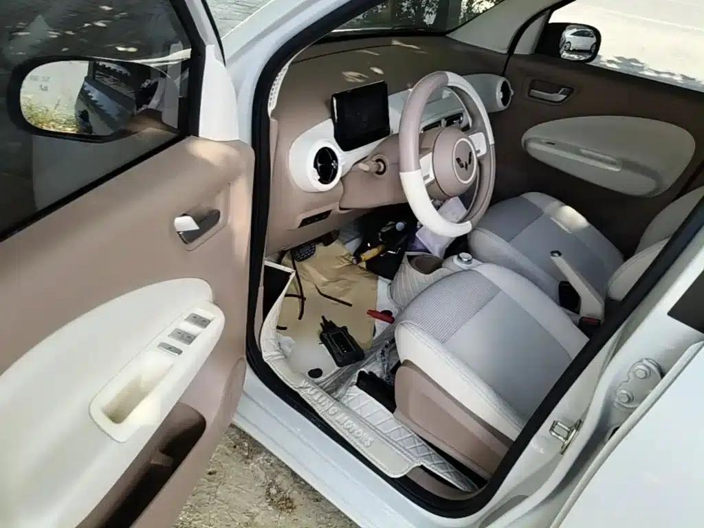 Hongguang MINIEV 2025 Fourth Generation Four-Door Advanced Model — миниатюра 16
