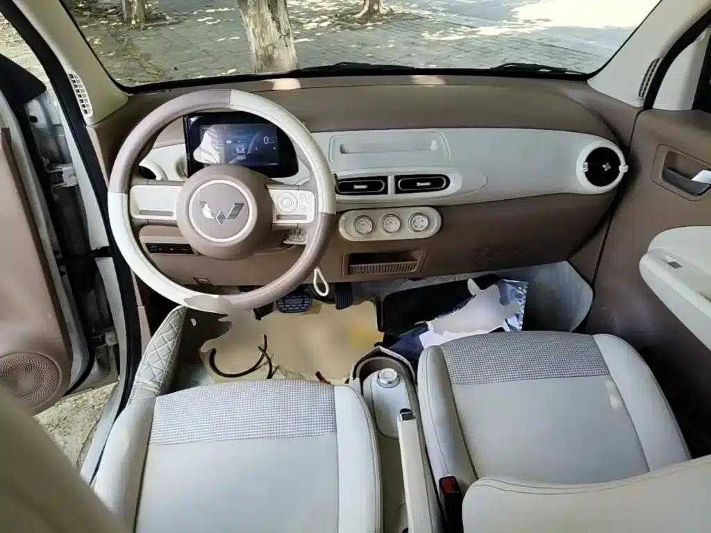 Hongguang MINIEV 2025 Fourth Generation Four-Door Advanced Model — миниатюра 10