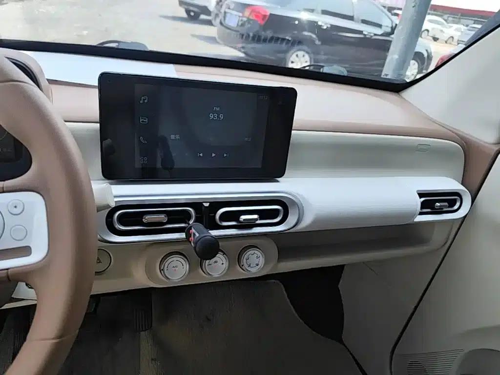 Hongguang MINIEV 2024 Third Generation 215km/h Advanced Edition — миниатюра 13