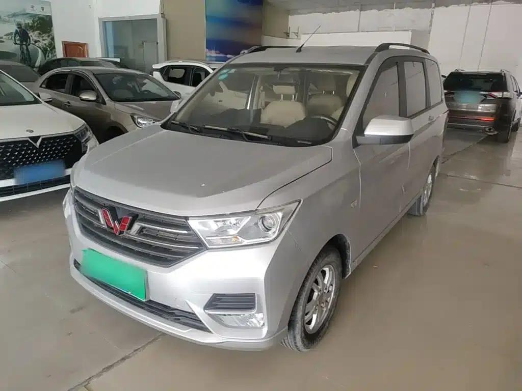 Wuling Hongguang 2018 1.5L S Comfort Model L2B — миниатюра 1