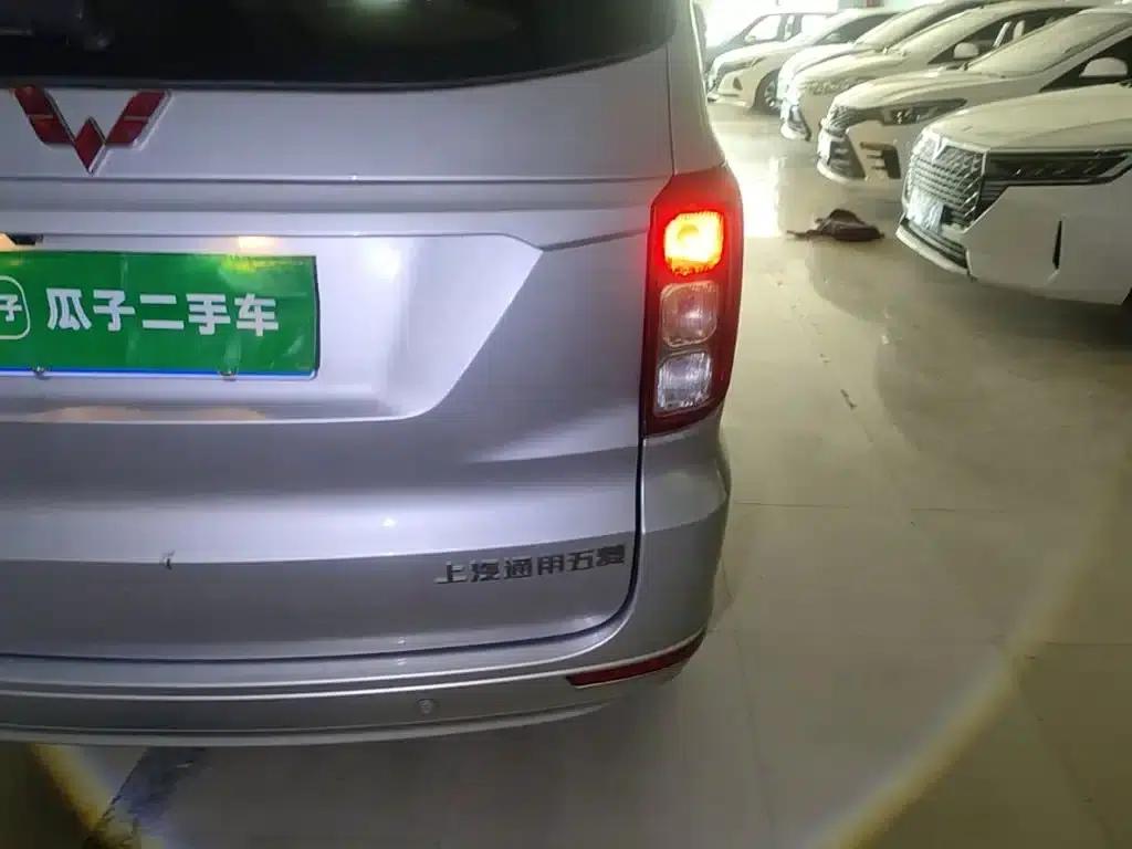 Wuling Hongguang 2018 1.5L S Comfort Model L2B — миниатюра 8