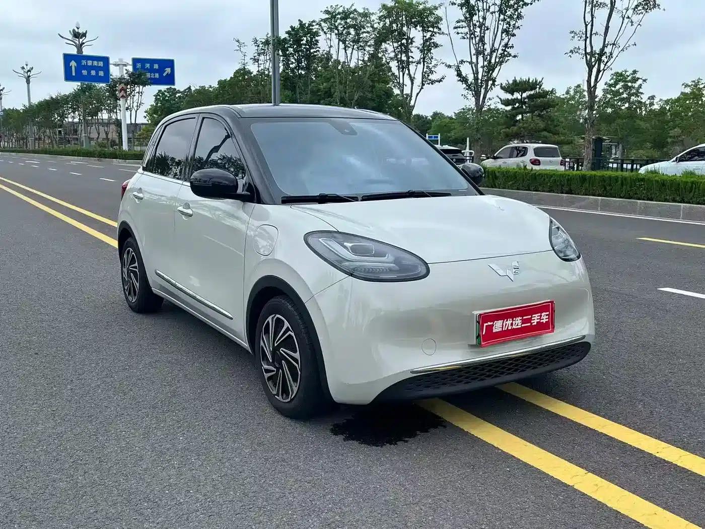 Wuling Bingo 2023 Model, 333km Range, Lingxi Connected Edition — миниатюра 1