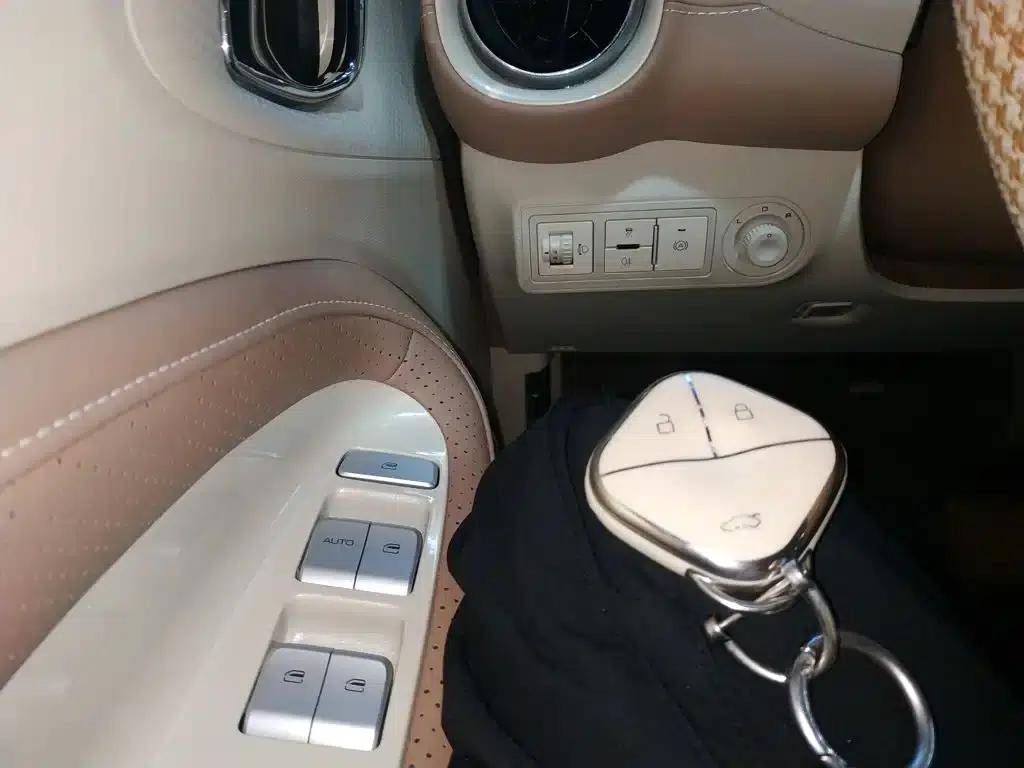 Wuling Bingo 2025 Model, 333km Range, Lingxi Connected Edition — миниатюра 9