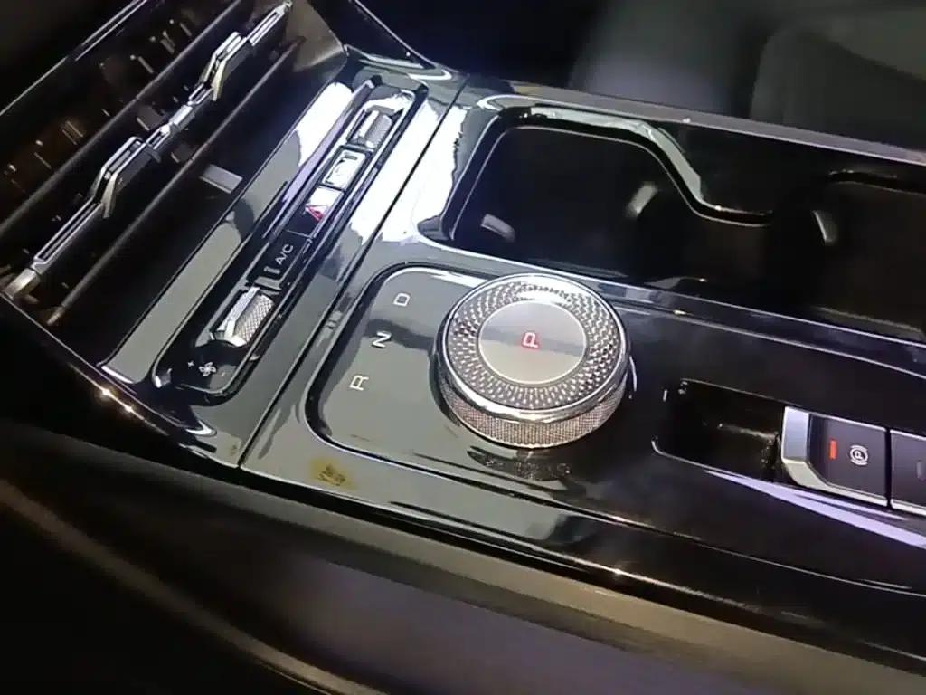 Wuling Xingguang 2024 Co-creation Edition 150 Standard Model — миниатюра 14
