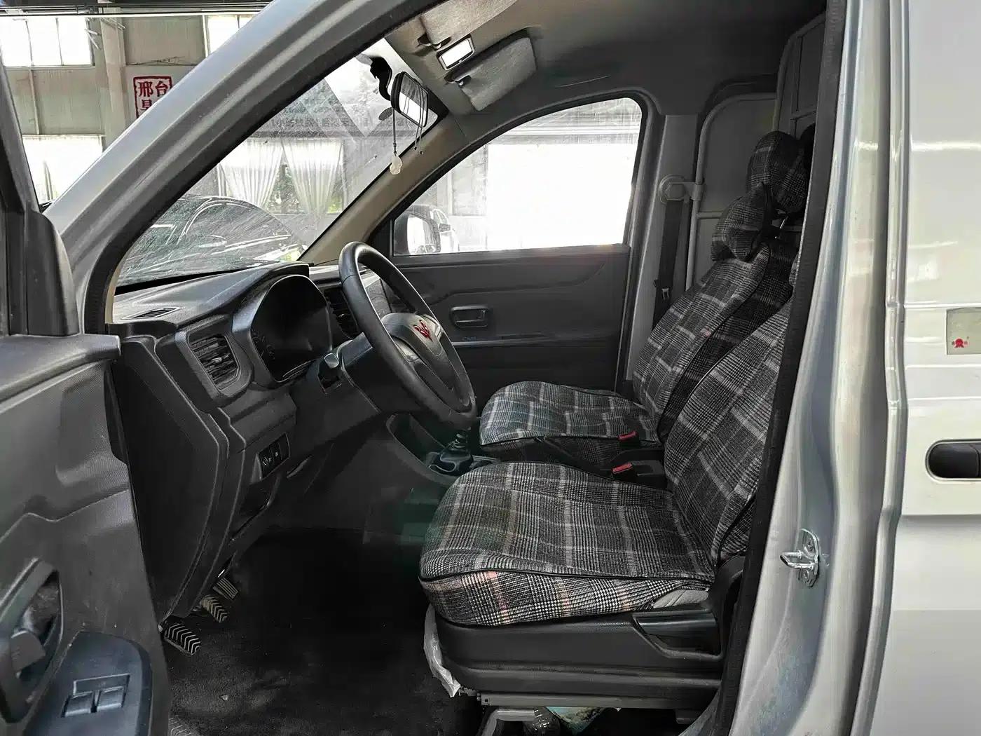 Wuling Hongguang V 2021 1.5L Sporty Edition with Sealed Windows LAR — миниатюра 11