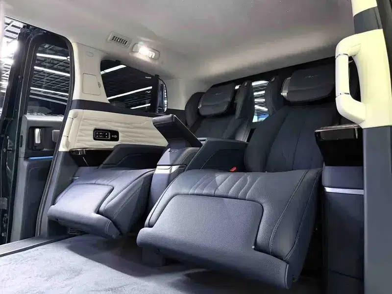Century 2023 2.0T Four-Seat Private Edition — миниатюра 6