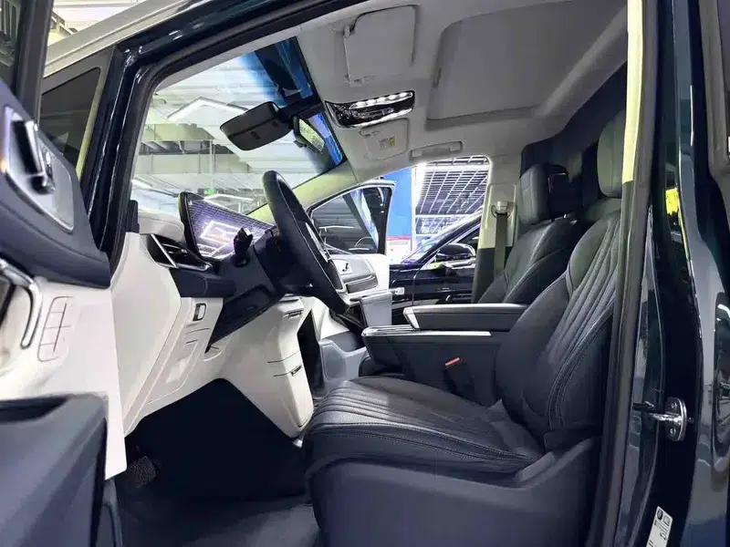 Century 2023 2.0T Four-Seat Private Edition — миниатюра 9