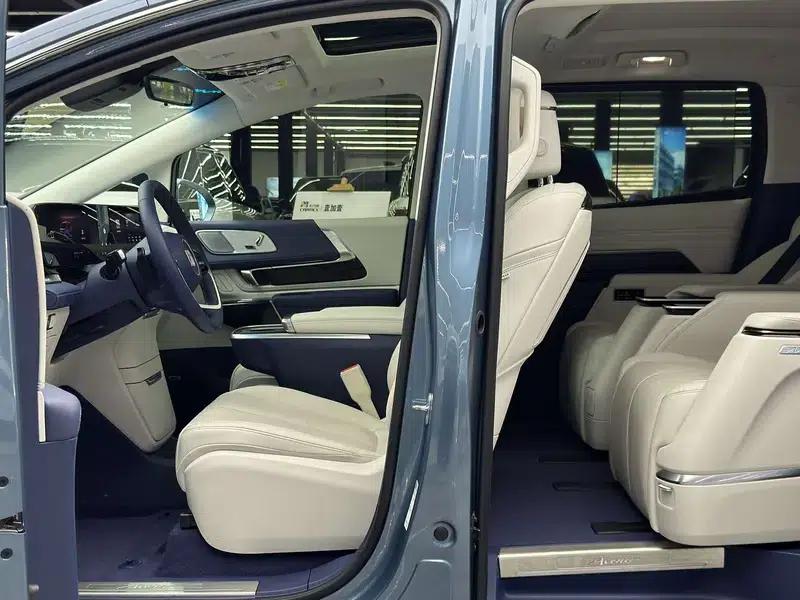 Century 2023 2.0T 7-Seat Luxury Edition — миниатюра 20