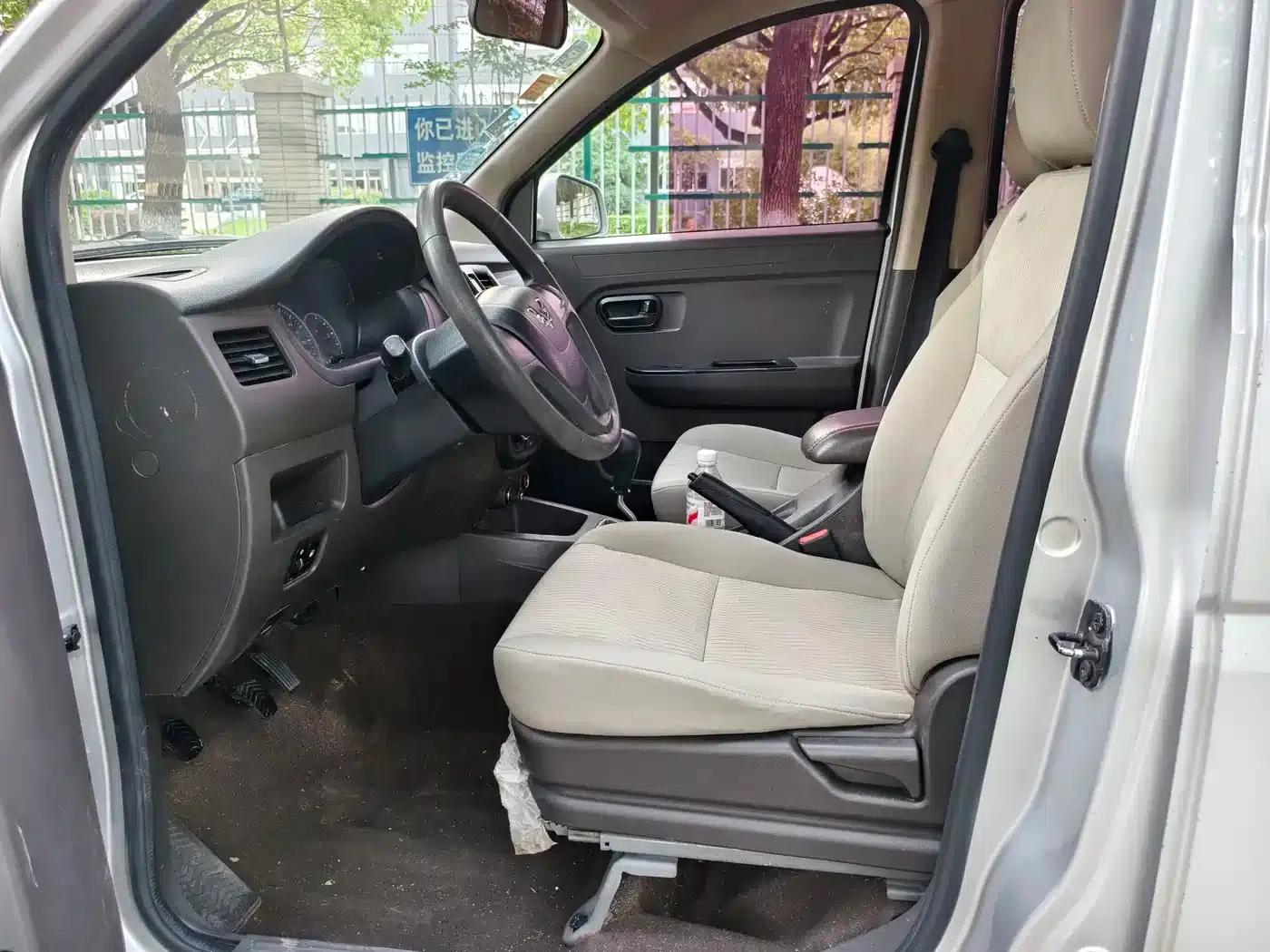 Wuling Rongguang V 2016 1.2L Standard Edition — миниатюра 3