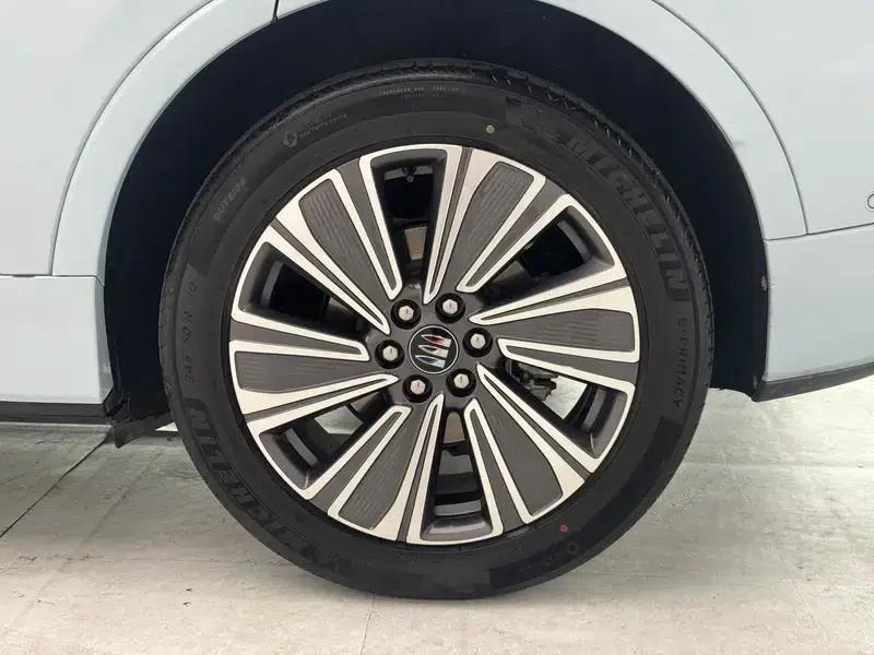 Buick E5 2023 Premium Standard Range Edition — миниатюра 9