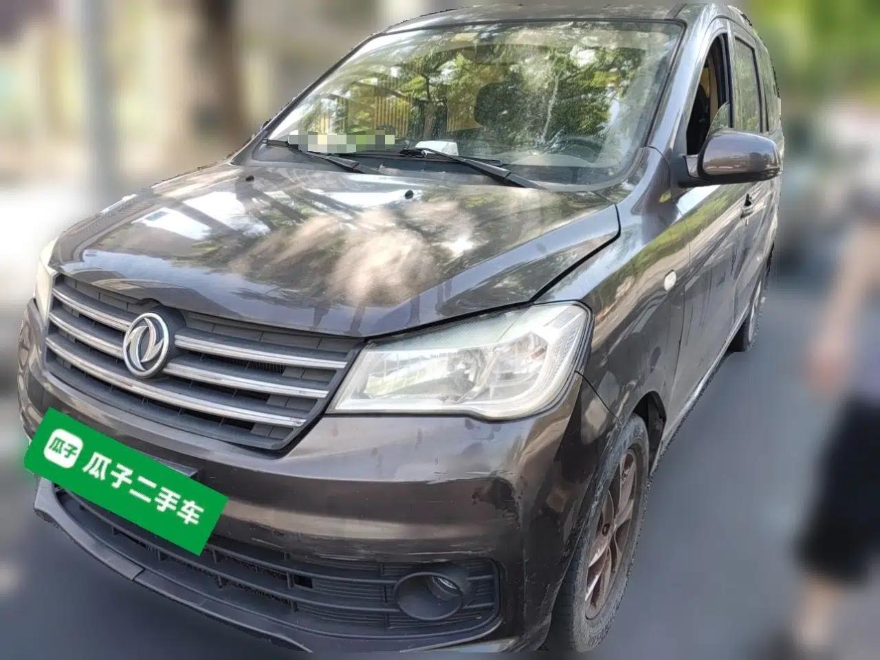 Dongfeng Fengon 330 2016 1.5L Manual Enjoyment Model DK15 — миниатюра 1