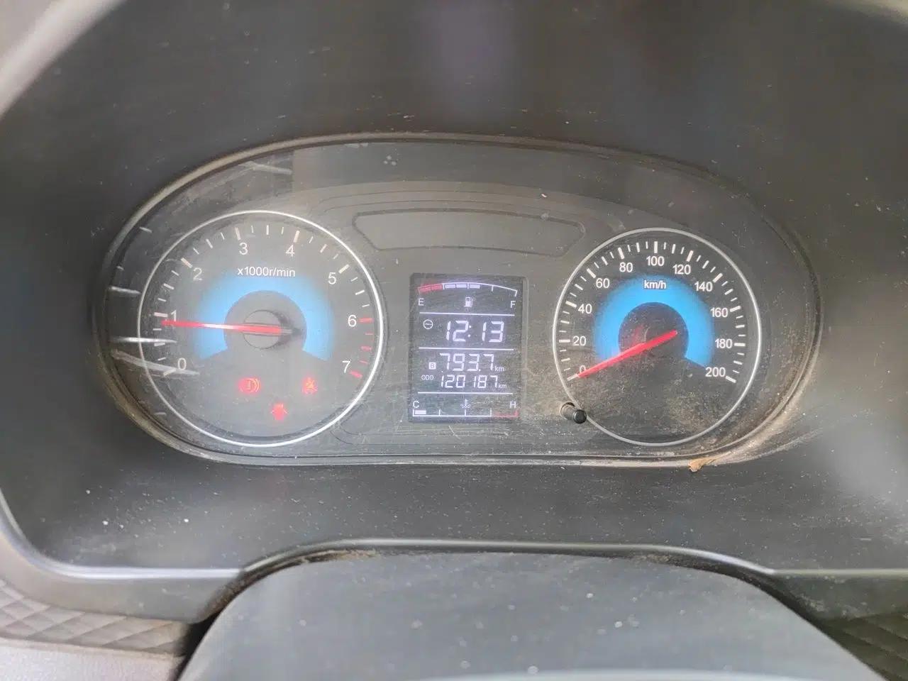 Dongfeng Fengon 330 2016 1.5L Manual Enjoyment Model DK15 — миниатюра 11