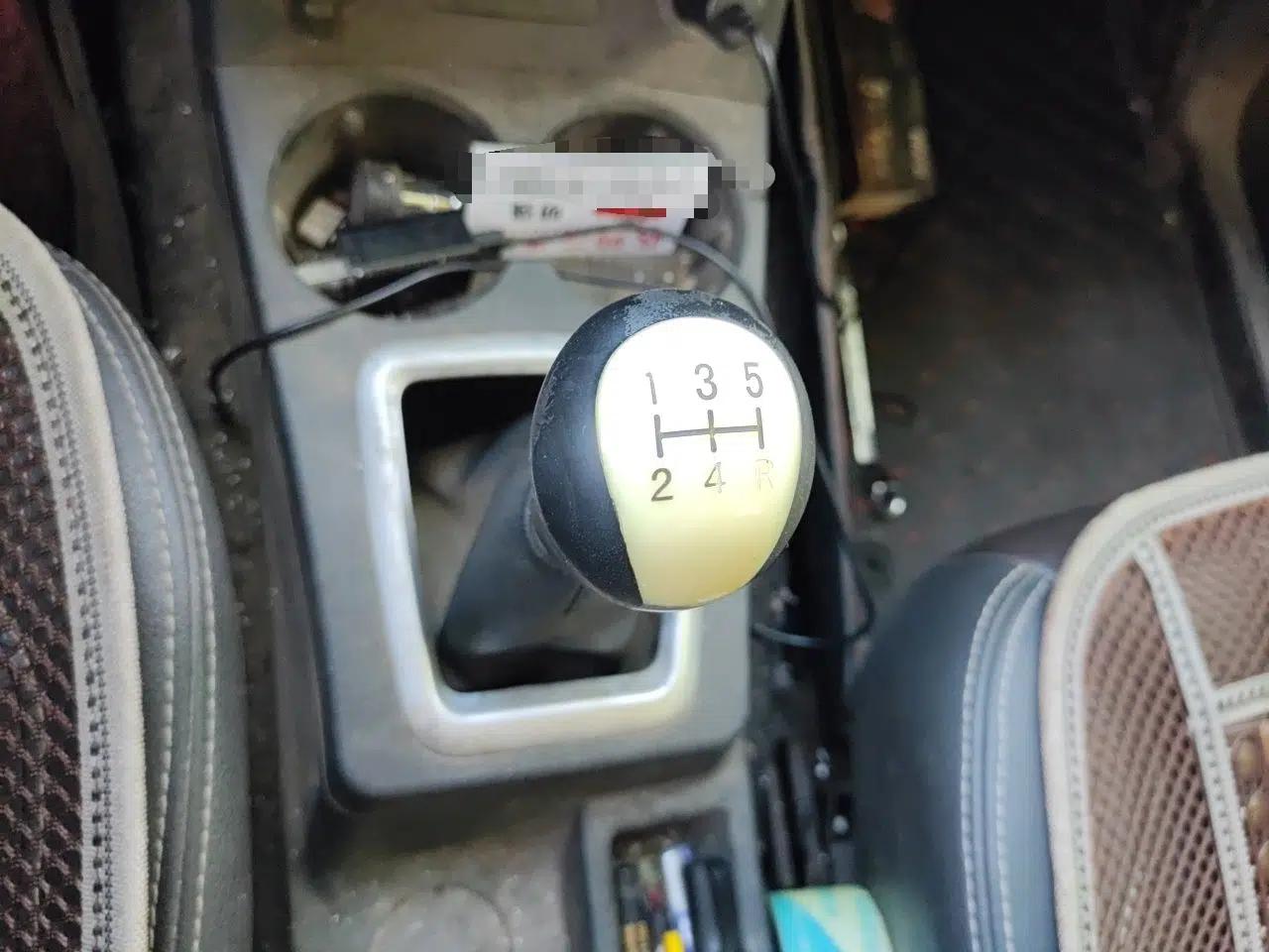 Dongfeng Fengon 330 2016 1.5L Manual Enjoyment Model DK15 — миниатюра 14