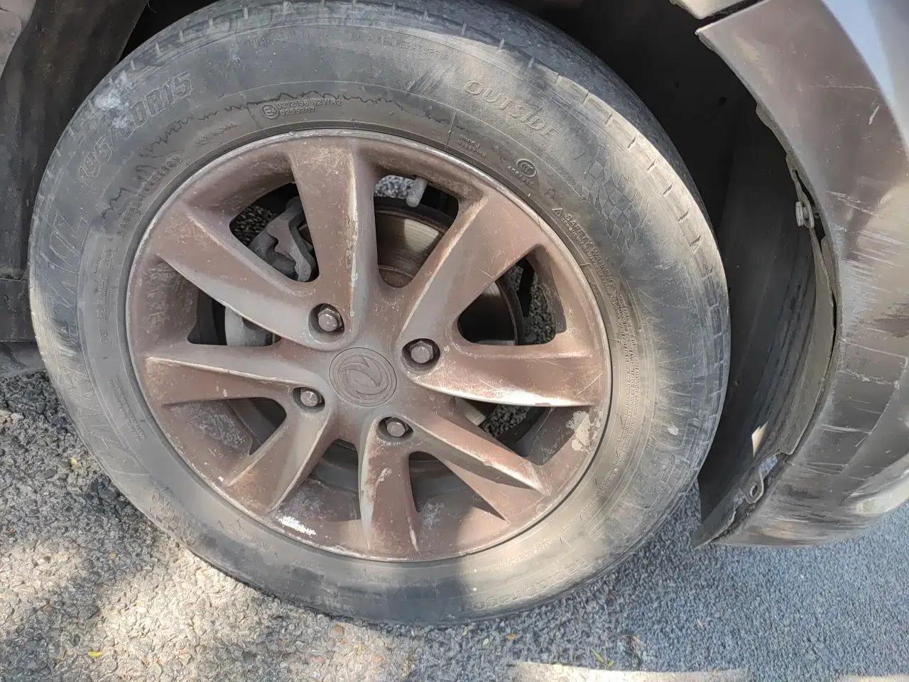 Dongfeng Fengon 330 2016 1.5L Manual Enjoyment Model DK15 — миниатюра 8