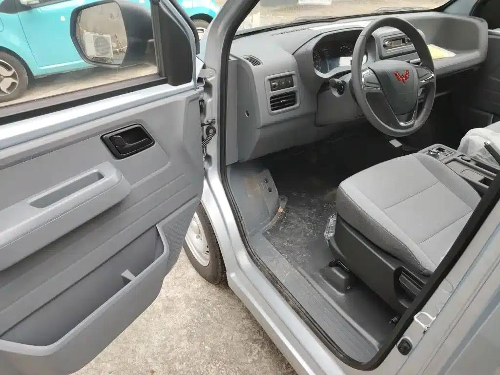 Wuling Yangguang 2024 Model 300km Comfort Bus Version 75kW — миниатюра 16