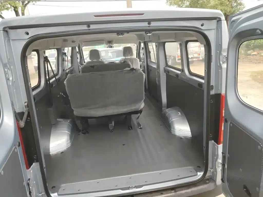 Wuling Yangguang 2024 Model 300km Comfort Bus Version 75kW — миниатюра 19