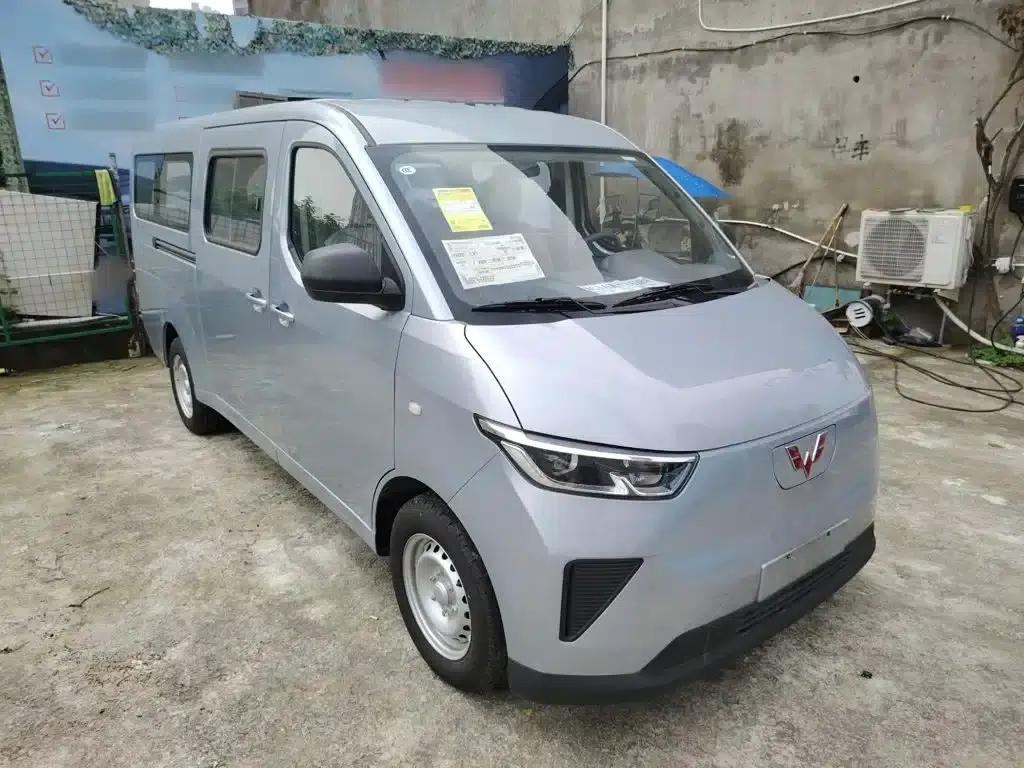 Wuling Yangguang 2024 Model 300km Comfort Bus Version 75kW — миниатюра 4