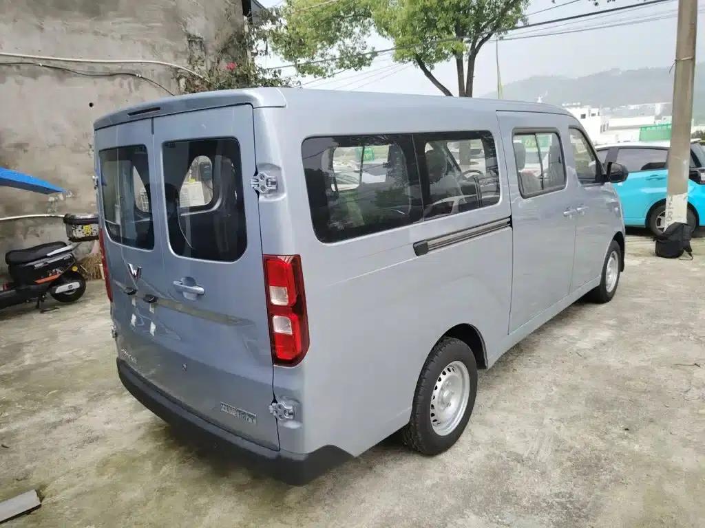 Wuling Yangguang 2024 Model 300km Comfort Bus Version 75kW — миниатюра 7