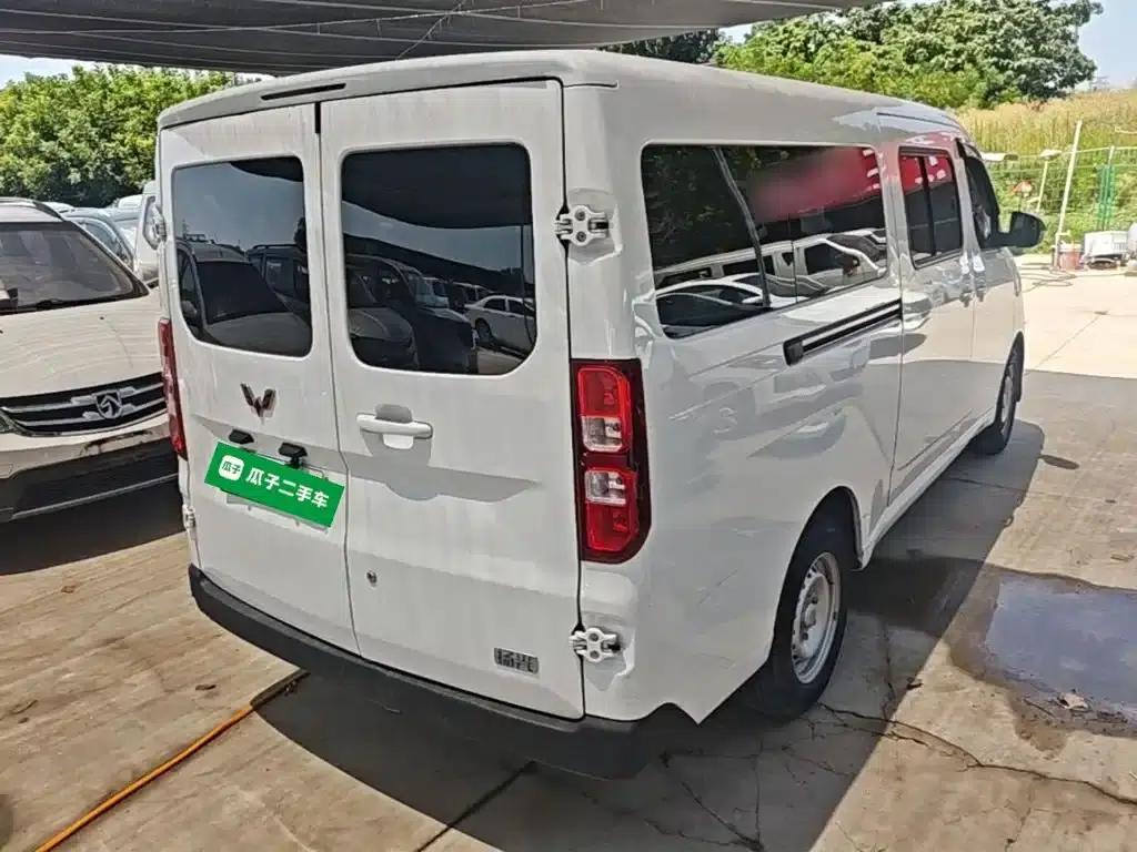 Wuling Yangguang 2024 Model 300km Comfort Bus Version 75kW — миниатюра 7