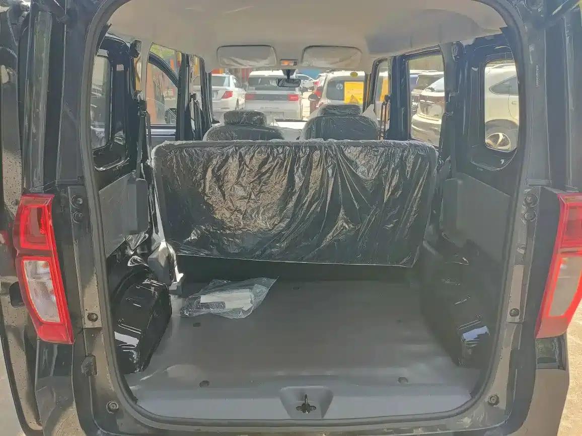 Wuling Sunshine New Energy 2025 Model 305km/h Progressive Edition — миниатюра 10