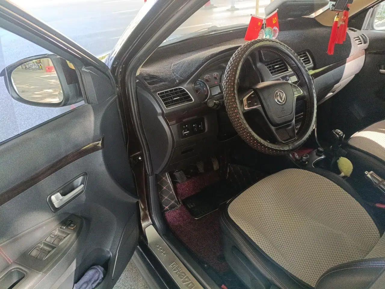 Dongfeng Fengon 370 2016 1.5L Manual Elite Home Edition 7-Seater — миниатюра 16