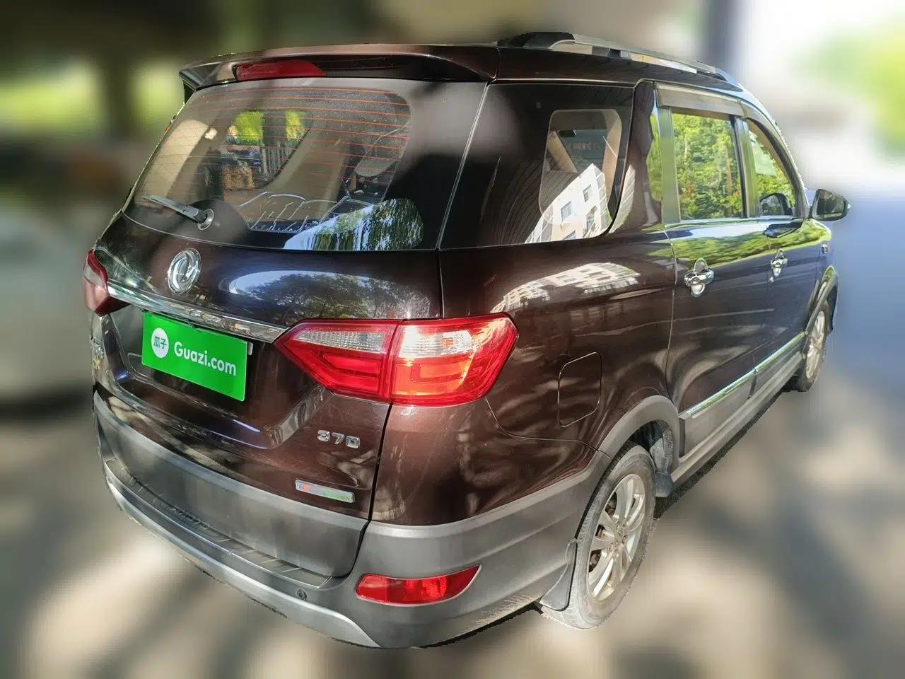 Dongfeng Fengon 370 2016 1.5L Manual Elite Home Edition 7-Seater — миниатюра 6
