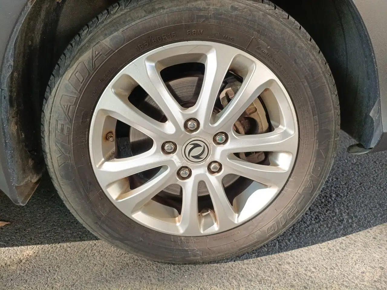 Dongfeng Fengon 370 2016 1.5L Manual Elite Home Edition 7-Seater — миниатюра 8