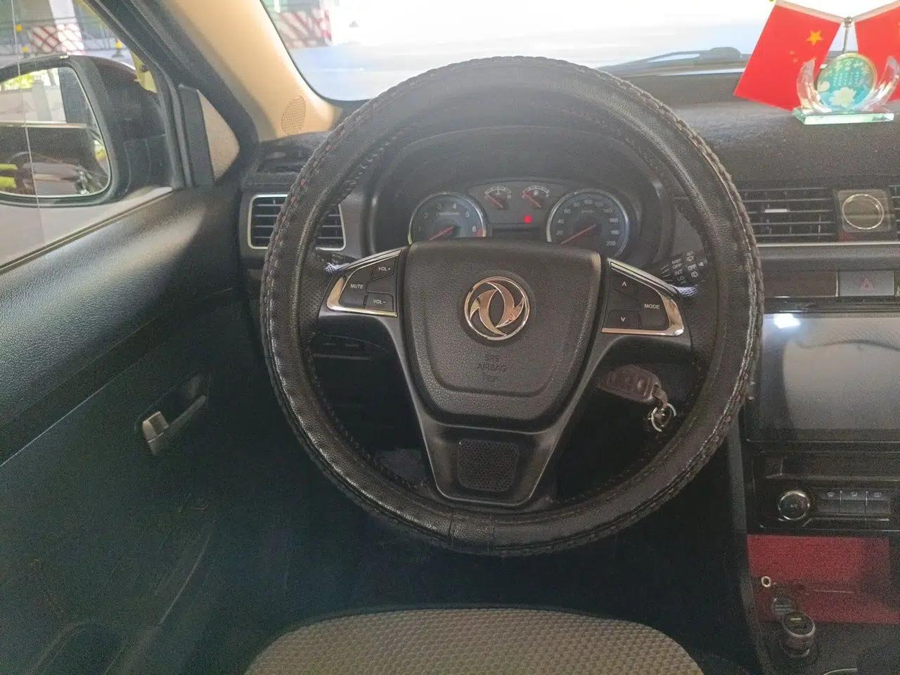 Dongfeng Fengon 370 2016 1.5L Manual Elite Home Edition 7-Seater — миниатюра 10