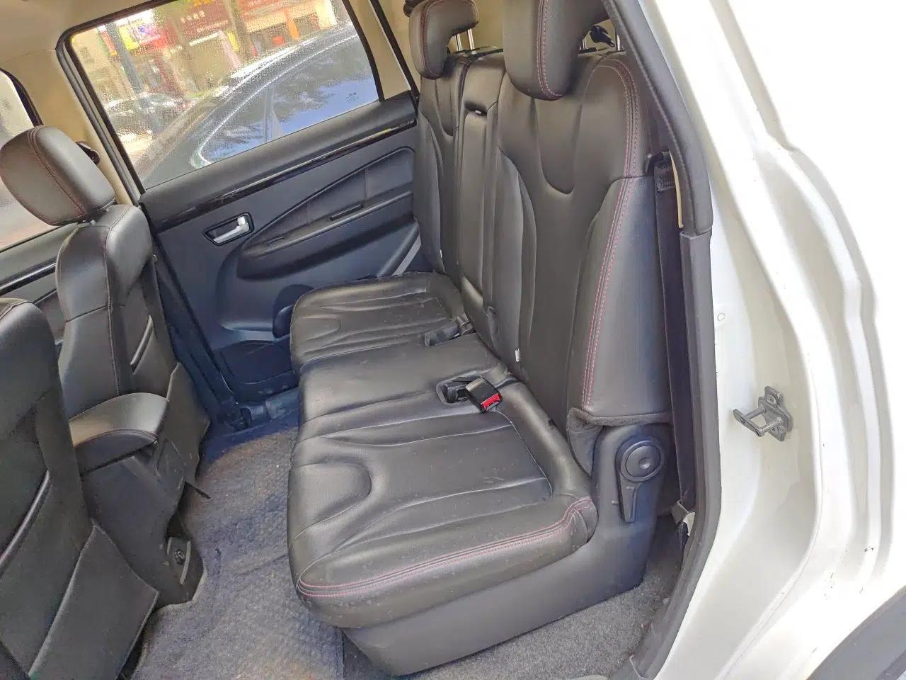 Dongfeng Fengon 370 2016 1.5L Manual Smart 7-Seater — миниатюра 17