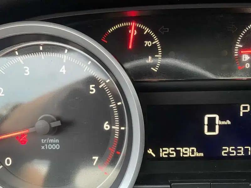 Peugeot 408 2015 1.2T Automatic Luxury Edition — миниатюра 14