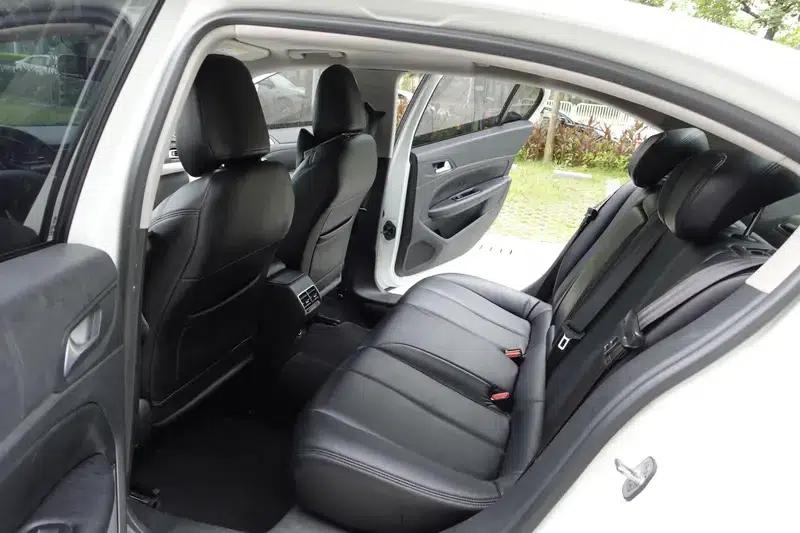 Peugeot 408 2014 1.8L Automatic Leading Edition — миниатюра 11