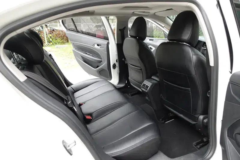 Peugeot 408 2014 1.8L Automatic Leading Edition — миниатюра 12
