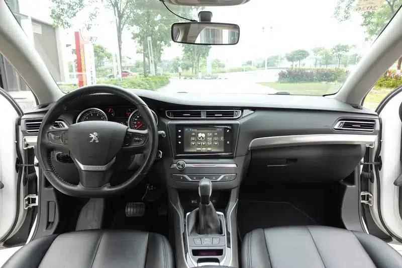Peugeot 408 2014 1.8L Automatic Leading Edition — миниатюра 8