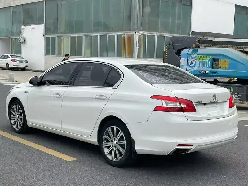 Peugeot 408 2016 1.6T Automatic Luxury Edition — миниатюра 4