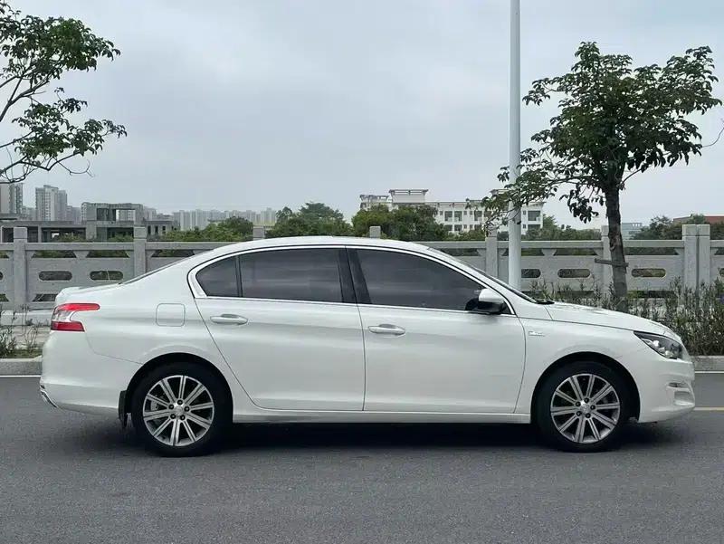 Peugeot 408 2016 1.6T Automatic Luxury Edition — миниатюра 7
