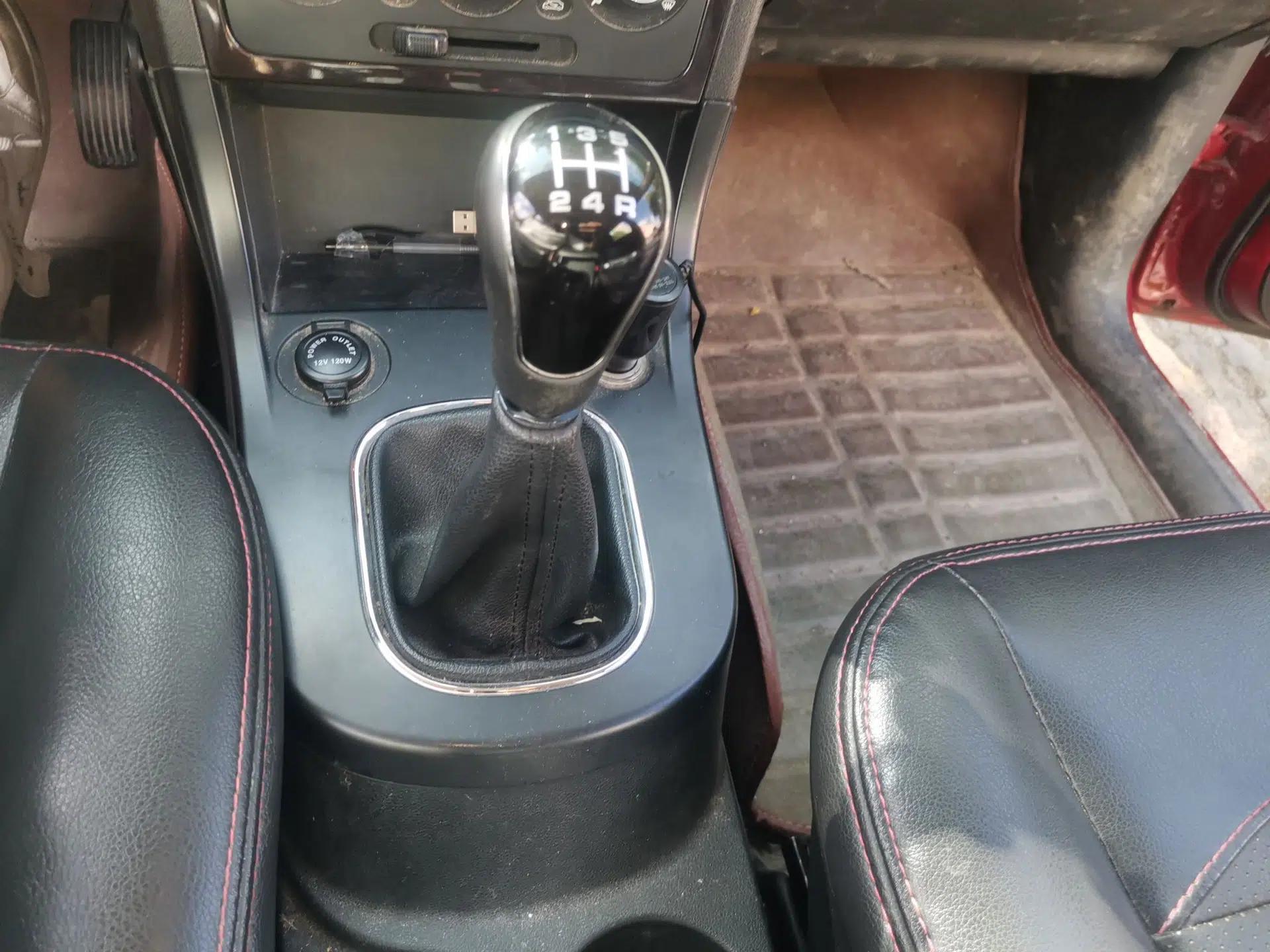 Dongfeng Fengon 360 2015 1.5L Manual Comfort 7-Seater China IV Standard — миниатюра 14