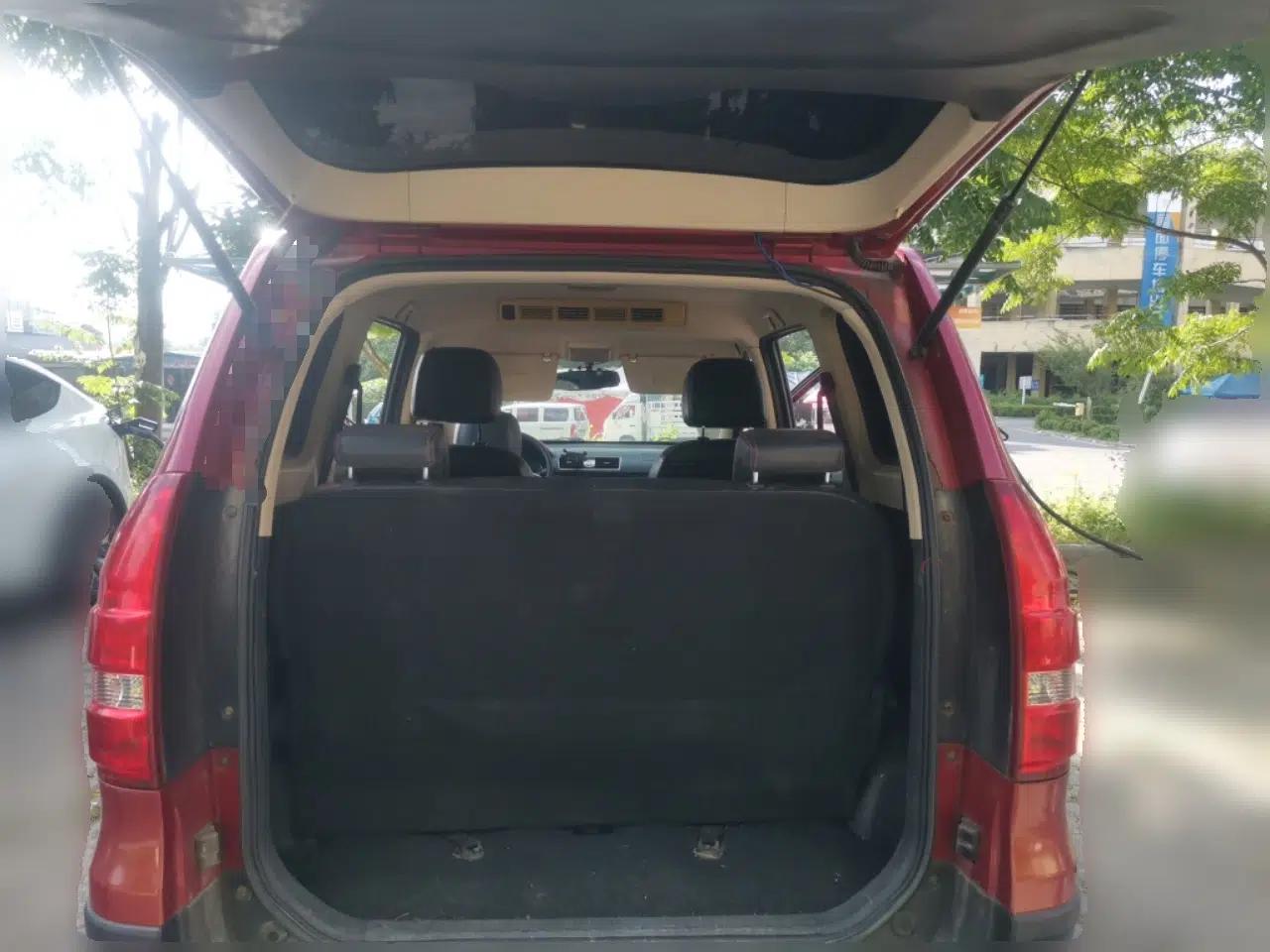 Dongfeng Fengon 360 2015 1.5L Manual Comfort 7-Seater China IV Standard — миниатюра 19