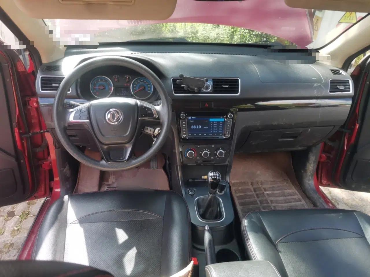 Dongfeng Fengon 360 2015 1.5L Manual Comfort 7-Seater China IV Standard — миниатюра 9