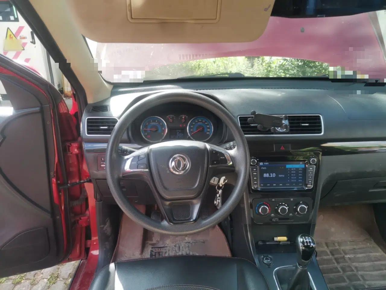 Dongfeng Fengon 360 2015 1.5L Manual Comfort 7-Seater China IV Standard — миниатюра 10