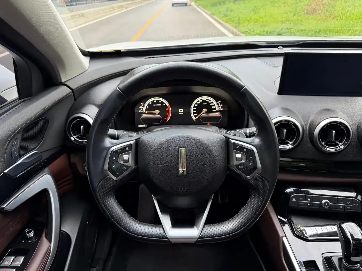 Weipai VV7 2017 2.0T Flagship Edition — миниатюра 6