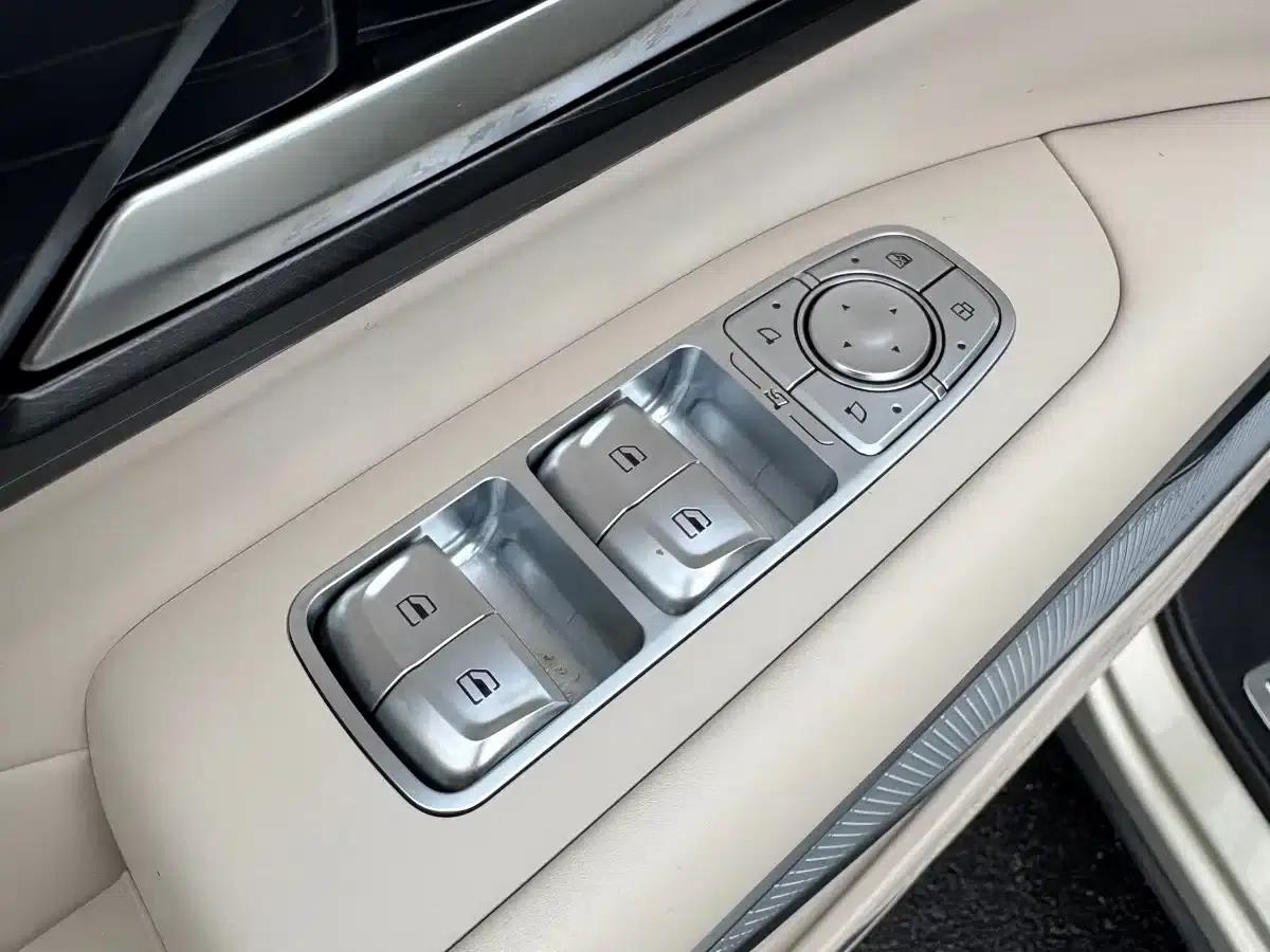 Weipai Gaoshan 2023 Four-Wheel Drive Flagship Edition — миниатюра 10