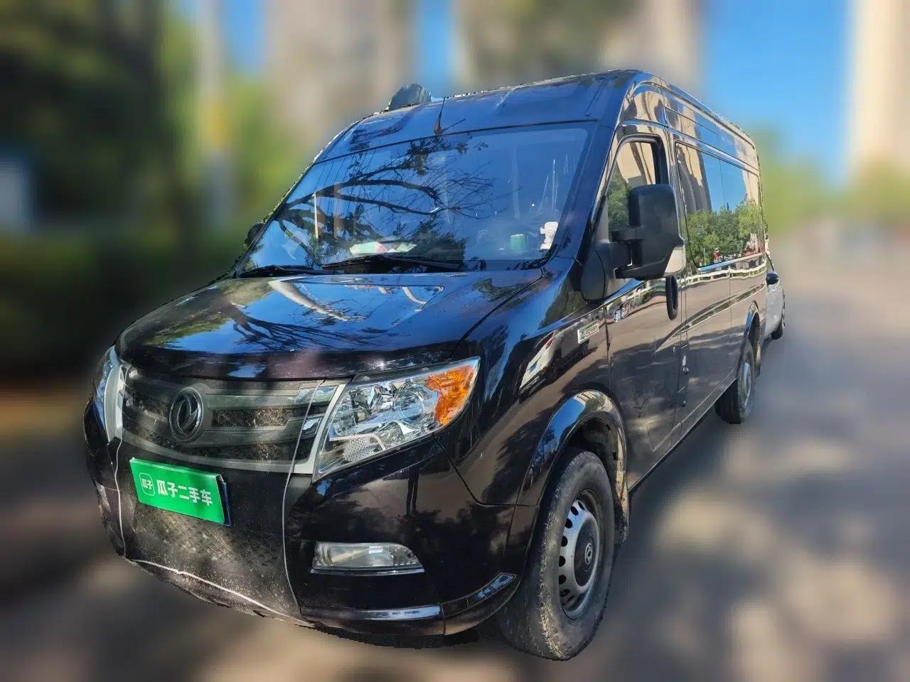 Dongfeng Yufeng 2020 2.5T V9 Logistics Vehicle Long Wheelbase Mid-Roof Design 6-9 Seater China V Emission Standard ZD25 — миниатюра 1