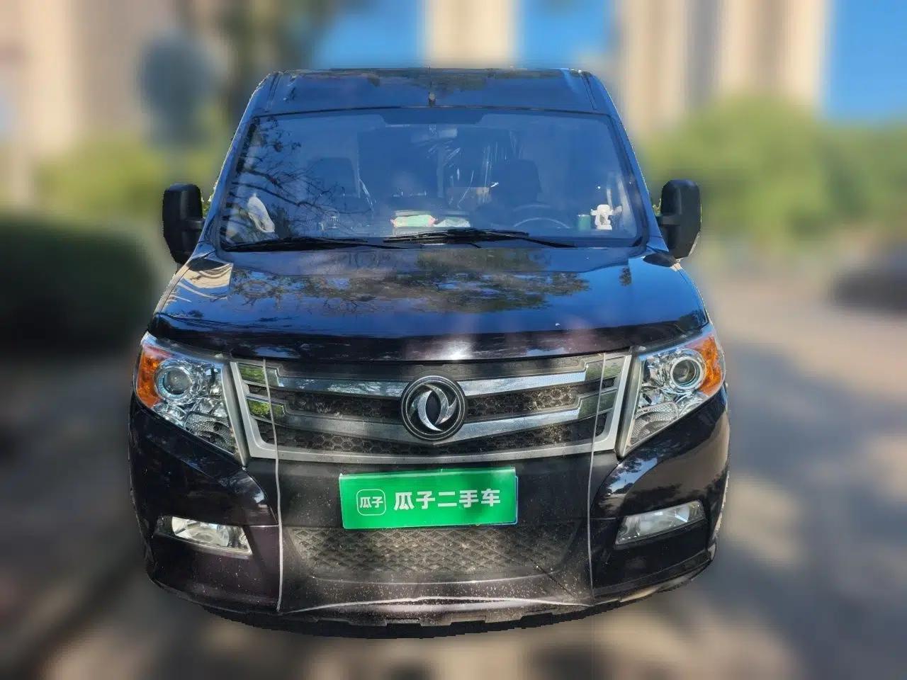 Dongfeng Yufeng 2020 2.5T V9 Logistics Vehicle Long Wheelbase Mid-Roof Design 6-9 Seater China V Emission Standard ZD25 — миниатюра 2